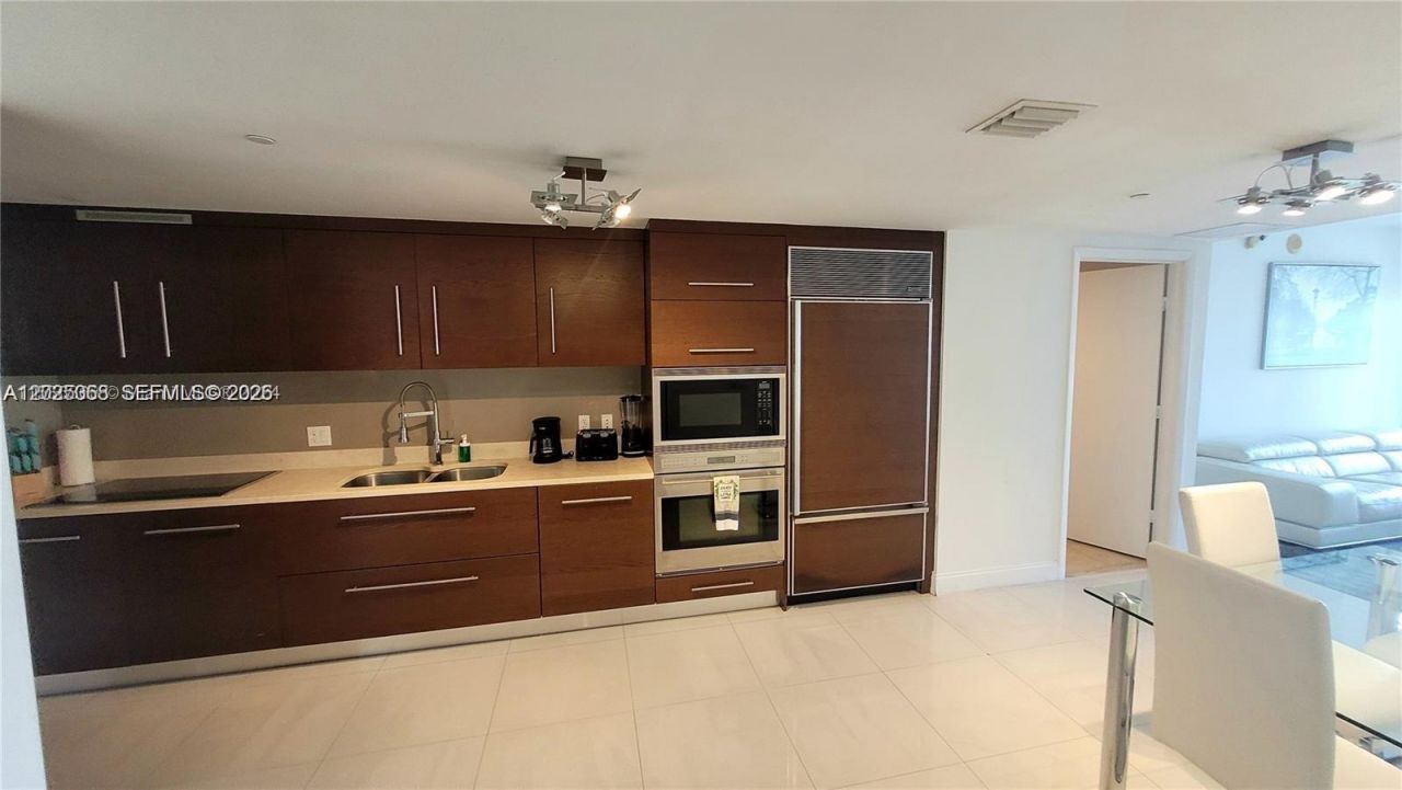 485 Brickell Ave, Unit 2311, Miami, FL 33131 Photo