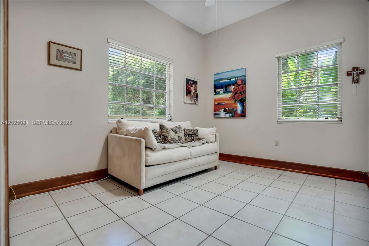 9861 SW 130th St , Miami, FL 33176 Photo