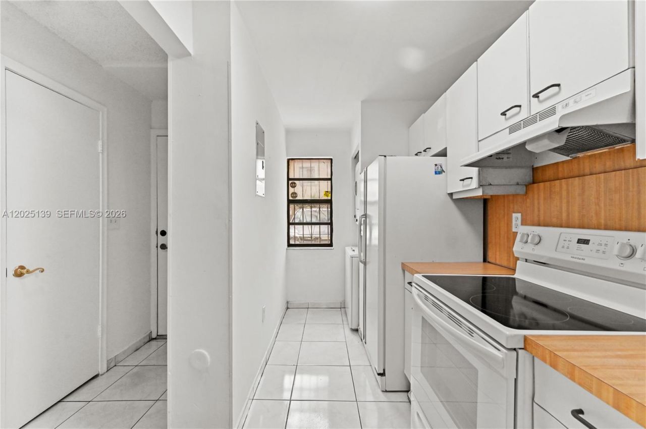 2433 W 52nd Pl, Unit 8-1, Hialeah, FL 33016 Photo