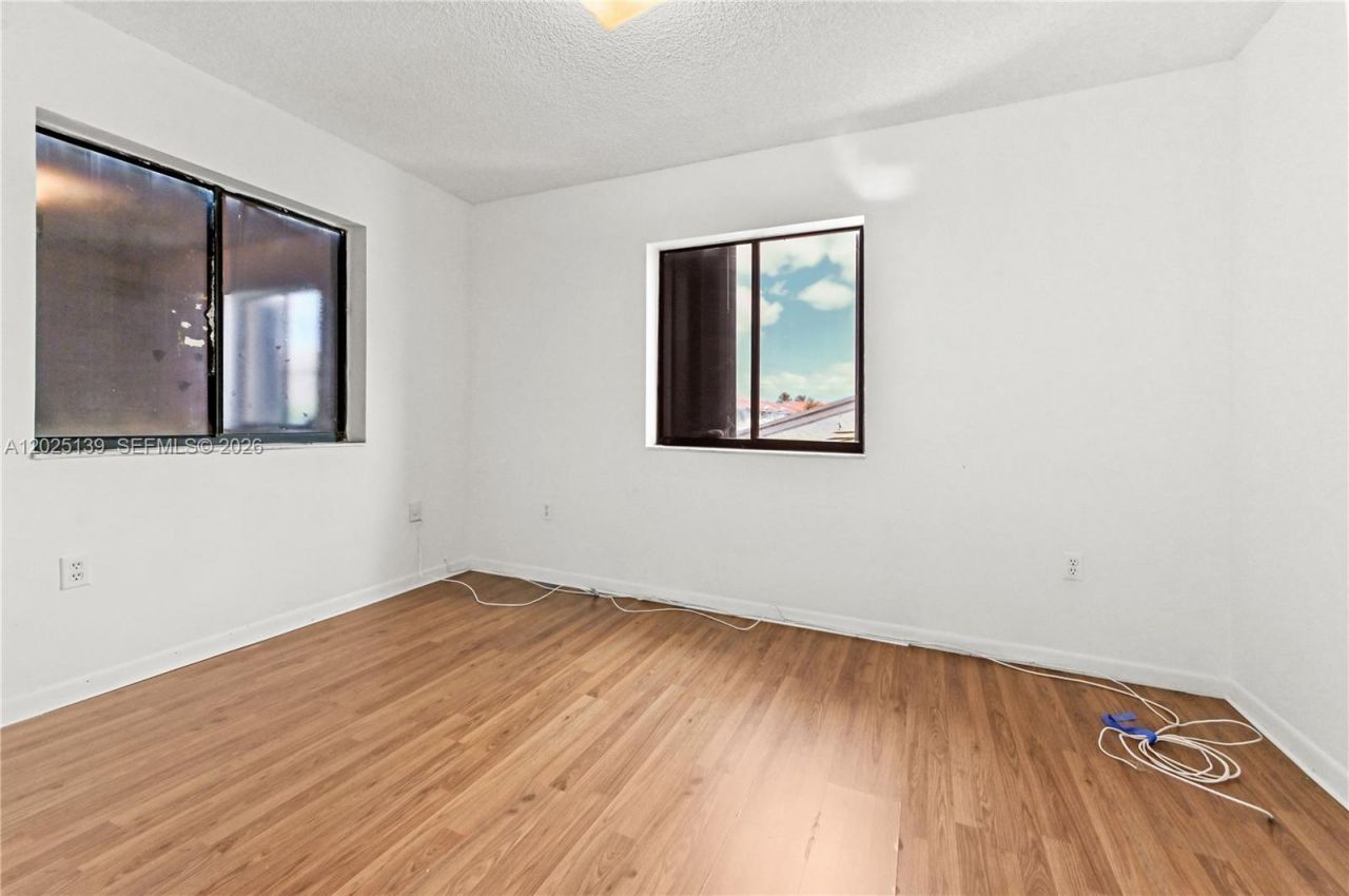 2433 W 52nd Pl, Unit 8-1, Hialeah, FL 33016 Photo
