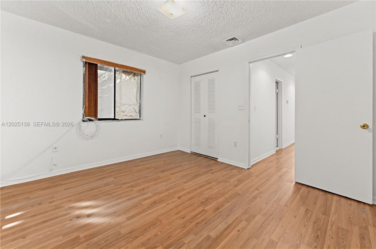 2433 W 52nd Pl, Unit 8-1, Hialeah, FL 33016 Photo