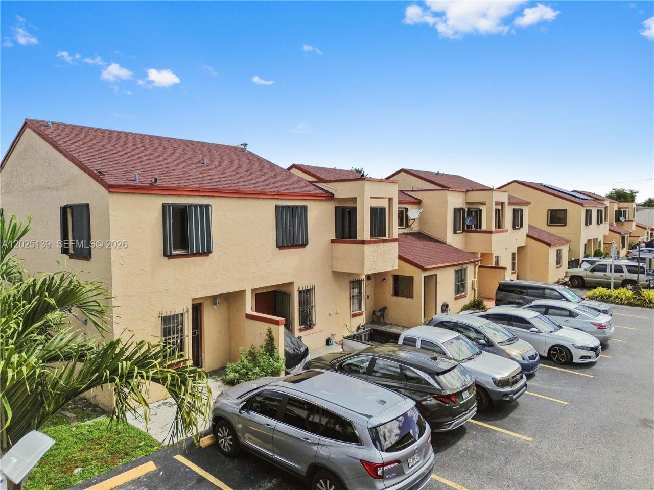 2433 W 52nd Pl, Unit 8-1, Hialeah, FL 33016 Photo