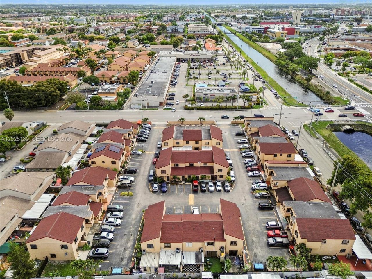 2433 W 52nd Pl, Unit 8-1, Hialeah, FL 33016 Photo