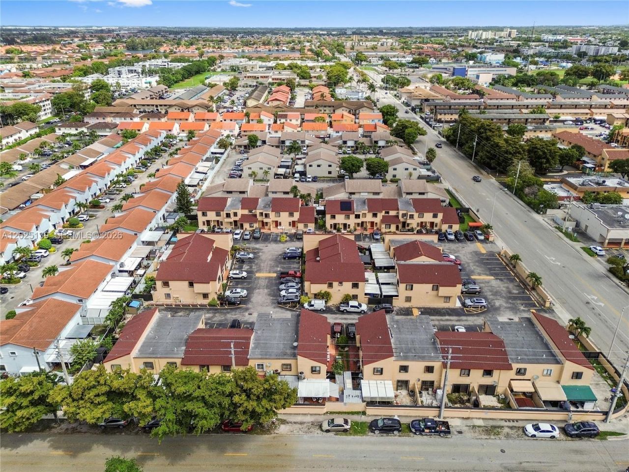2433 W 52nd Pl, Unit 8-1, Hialeah, FL 33016 Photo