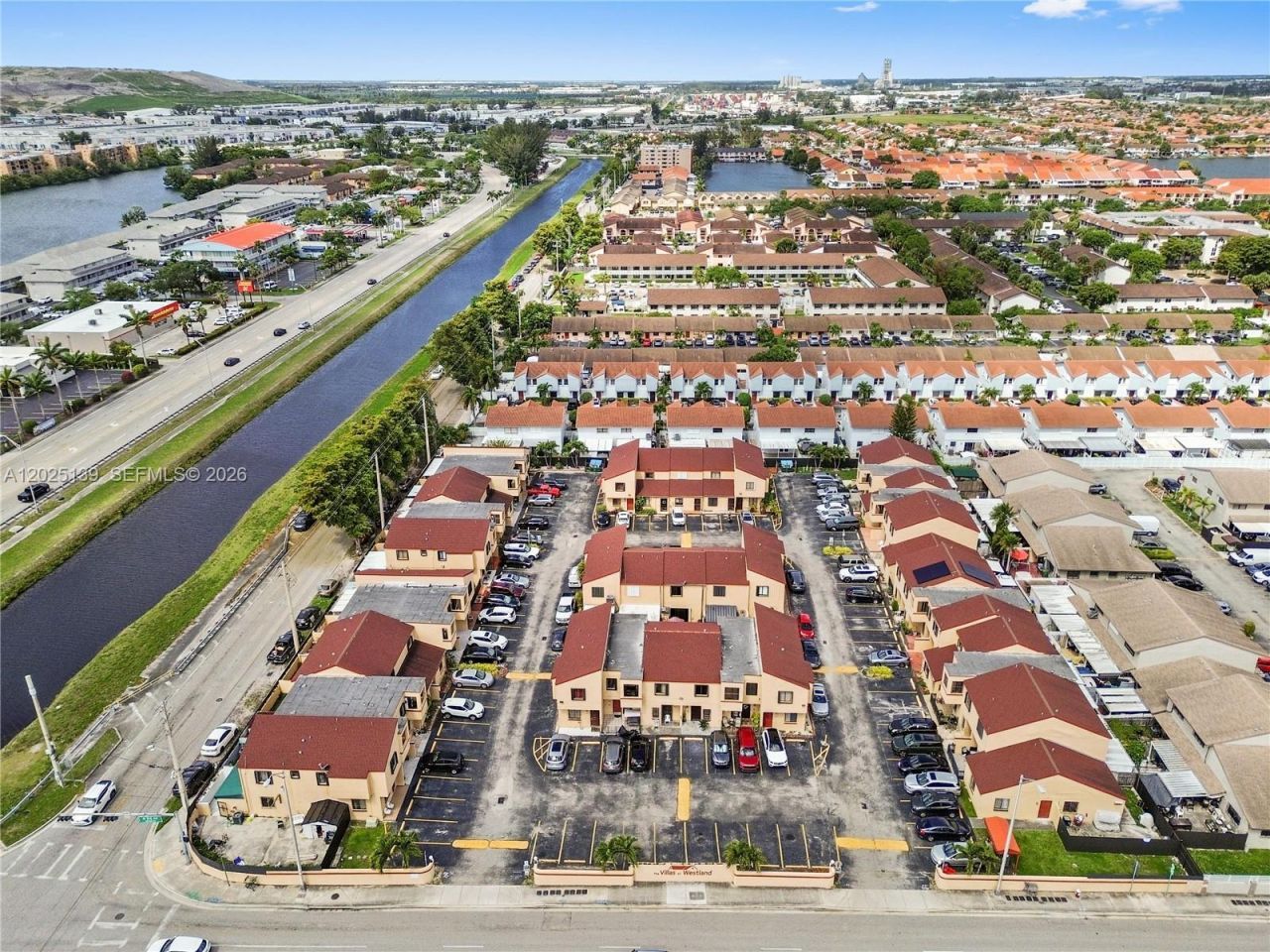 2433 W 52nd Pl, Unit 8-1, Hialeah, FL 33016 Photo