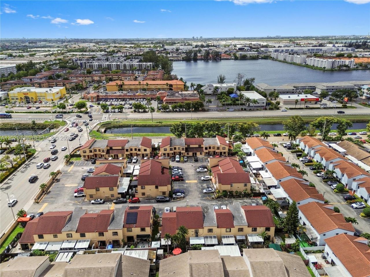 2433 W 52nd Pl, Unit 8-1, Hialeah, FL 33016 Photo