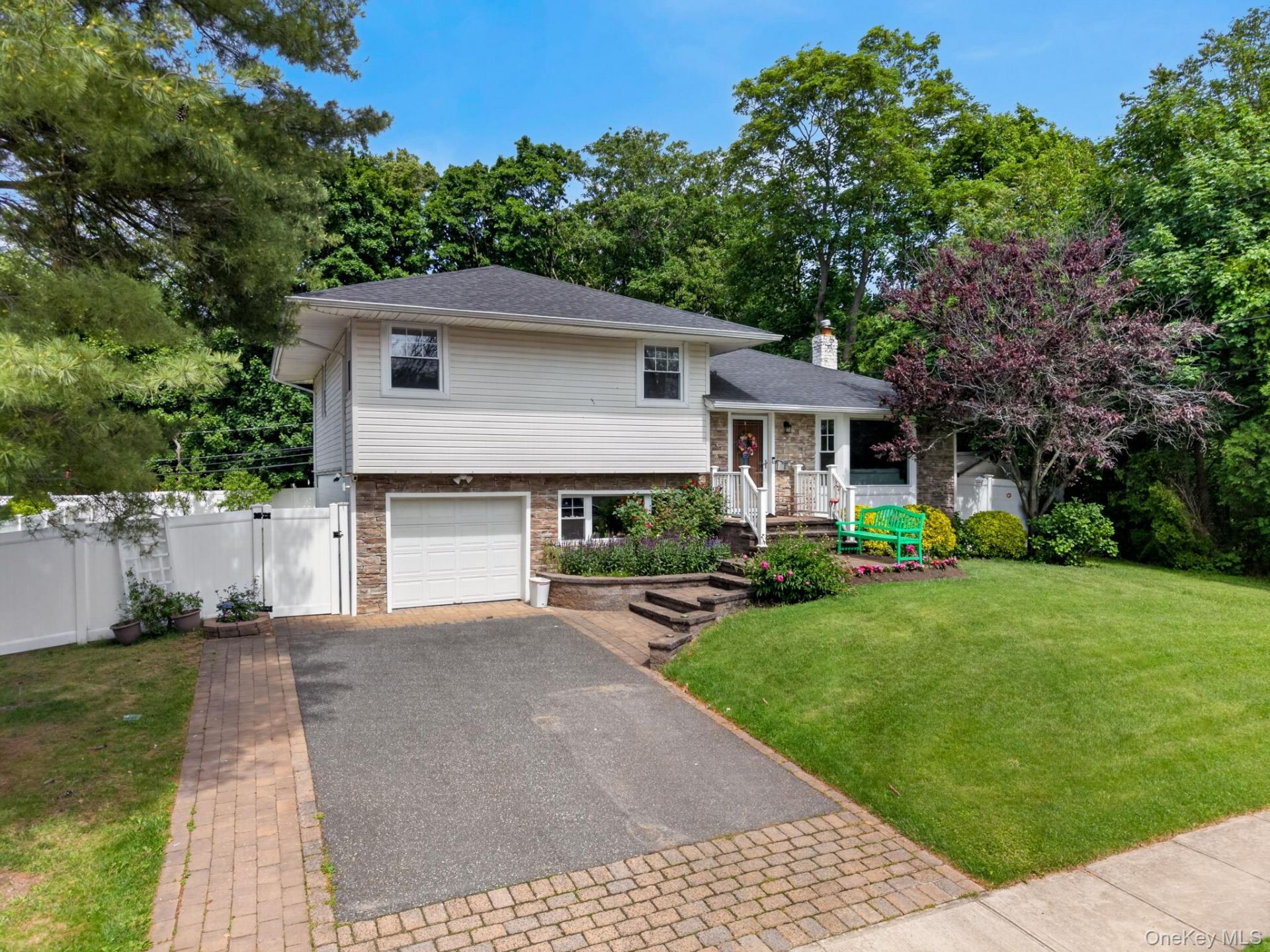 6 Holly Lane, Jericho, NY 11753 Main Photo