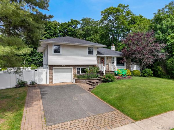 6 Holly Lane, Jericho, NY 11753