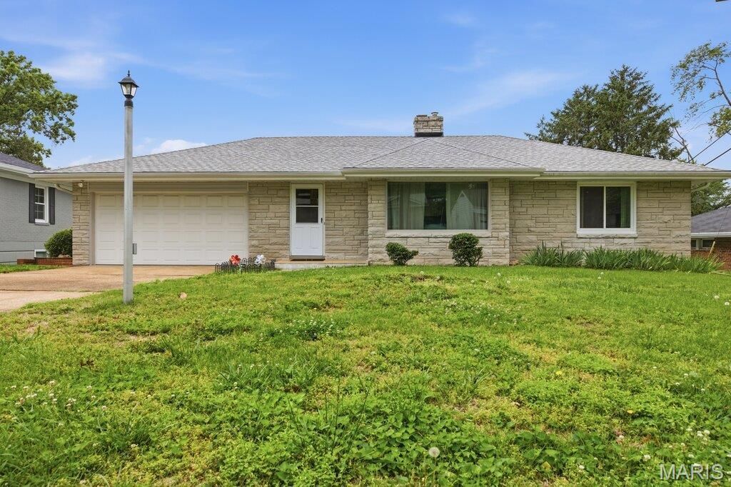 38 Pinewood Drive , Saint Louis, MO 63123 Main Photo