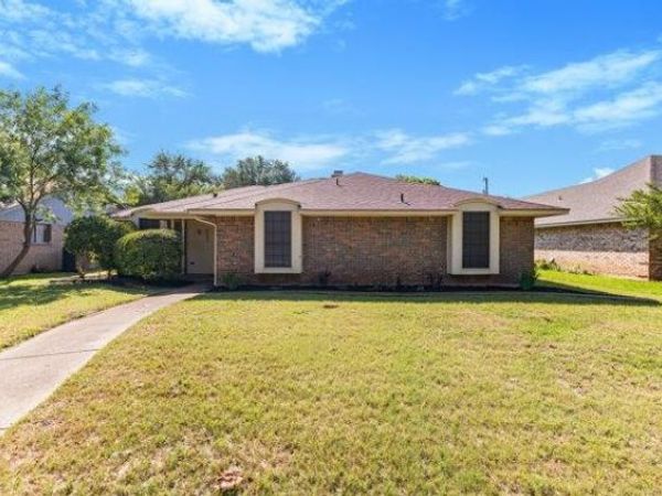 1906 Hillcroft Drive, Duncanville, TX 75137