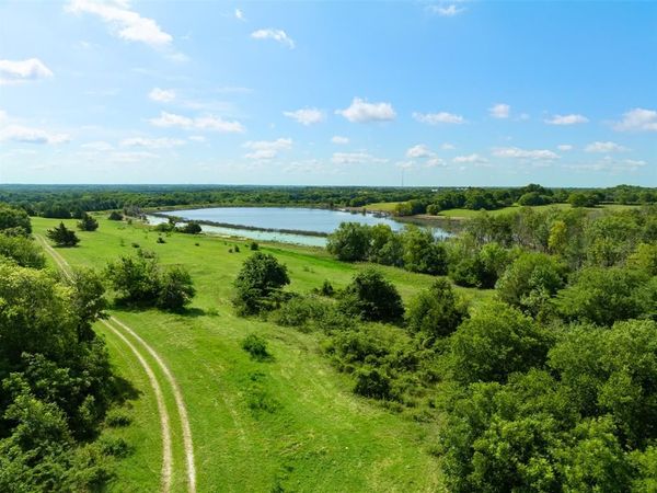 318 Cold Springs Road , Van Alstyne, TX 75495
