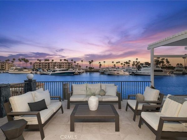 17033 Edgewater Lane, Huntington Beach, CA 92649