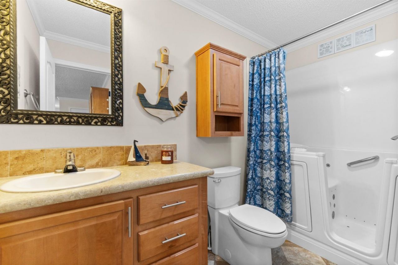 222 Lakeside Crossing Dr.  Photo 17