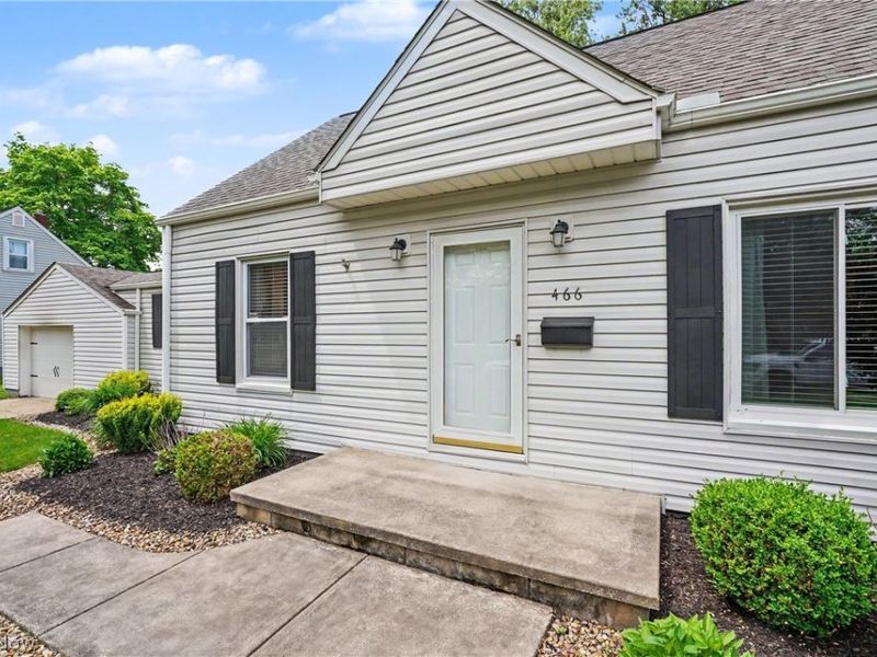 466 Brewer Avenue, Akron, OH 44305 Photo 5