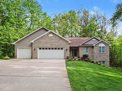 5224 Bonasa Drive NE Rockford, MI 49341