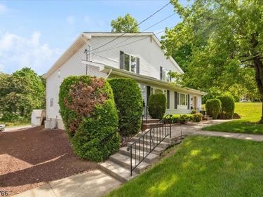 222 Eagle Rock Ave, Roseland, NJ 07068