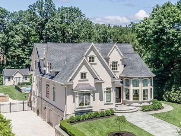 63 Grandview Ave, North Caldwell, NJ 07006