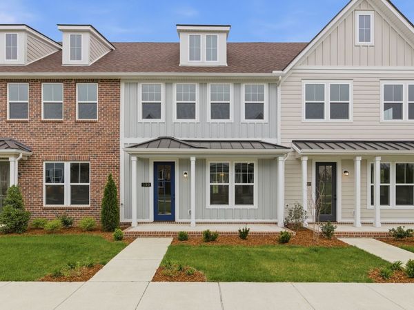 120 Valentine Aly , Nashville, TN 37218