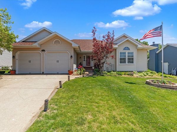 4319 Regency Place , Davenport, IA 52806