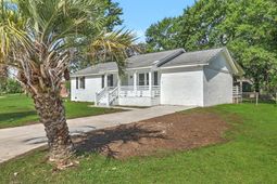 234 Columbia Drive photo 4