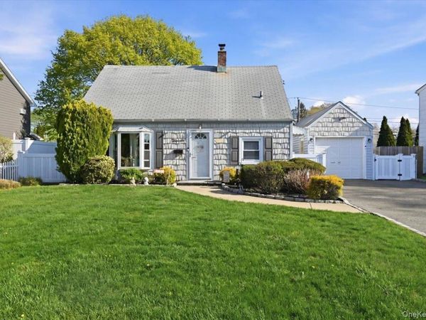 13 Grove Lane, Levittown, NY 11756