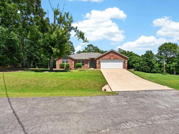 15 Bonnyrigg Drive , Bella Vista, AR 72715