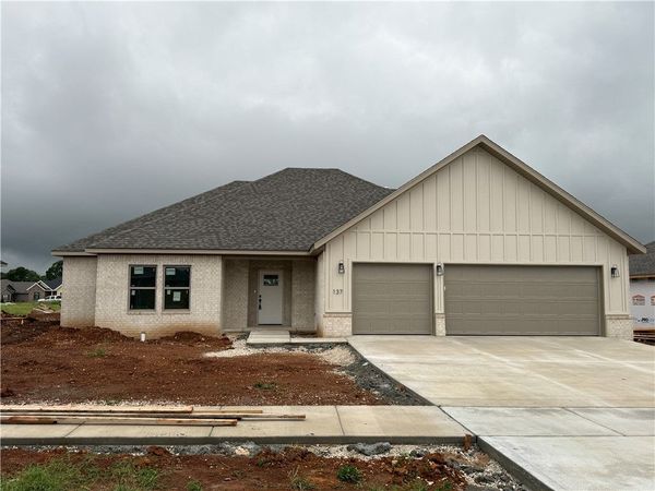 137 N Panther Avenue , Farmington, AR 72730