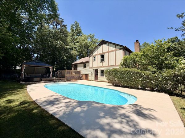 824 Riverwood Road , Charlotte, NC 28270