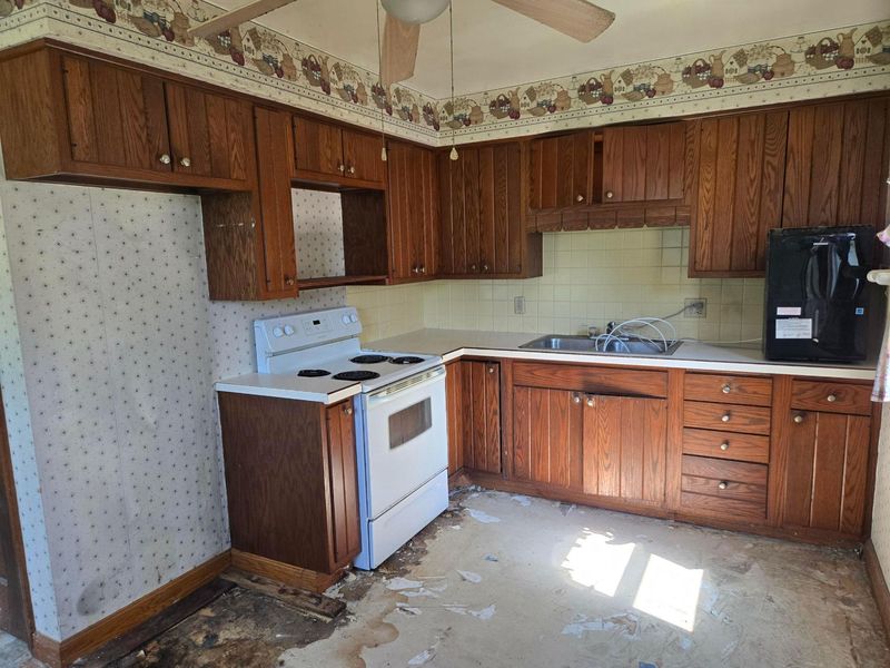 490 Dyas Drive, Mansfield, OH 44905 Photo 3
