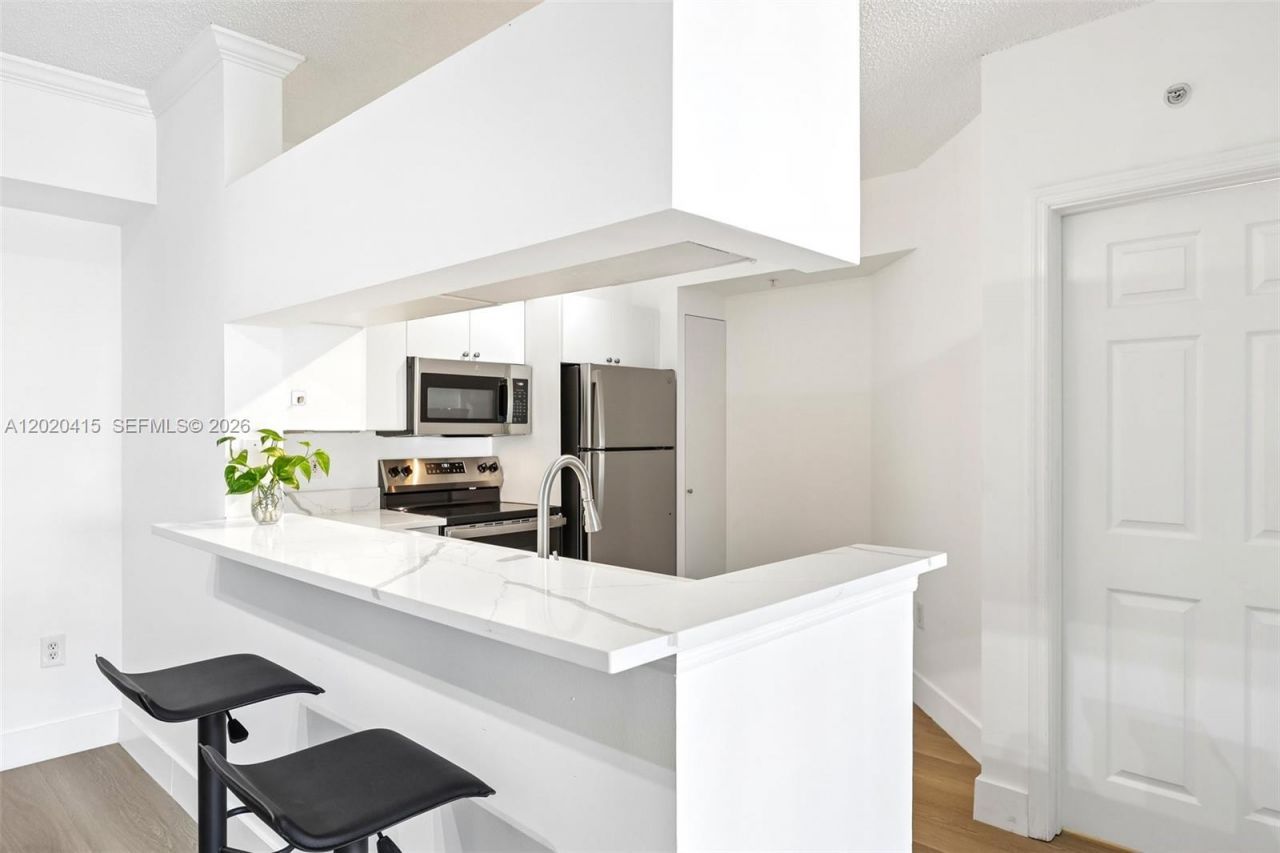 17150 N Bay Rd , Unit 2808, Sunny Isles Beach, FL 33160 Photo