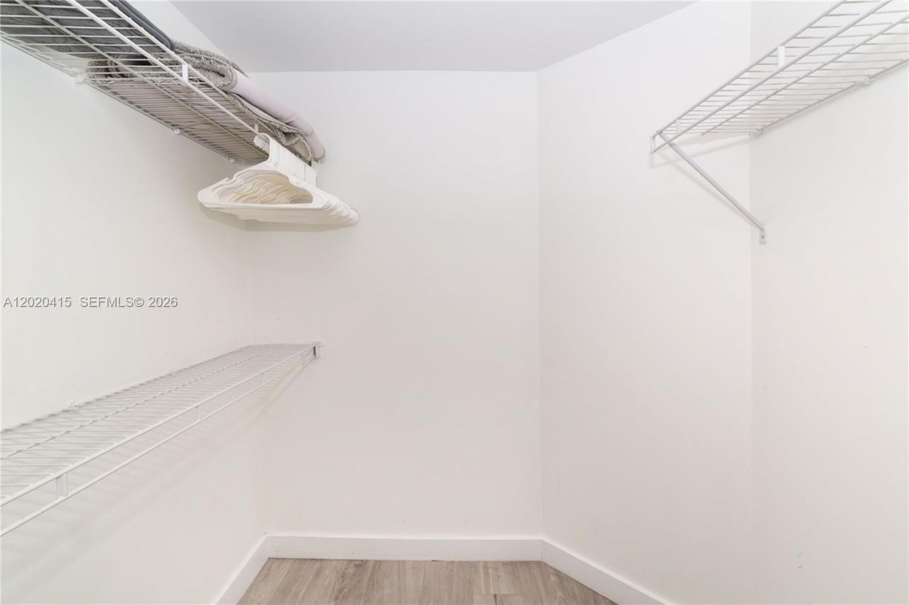 17150 N Bay Rd , Unit 2808, Sunny Isles Beach, FL 33160 Photo