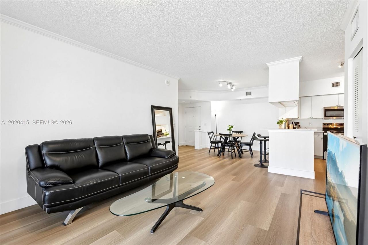 17150 N Bay Rd , Unit 2808, Sunny Isles Beach, FL 33160 Photo