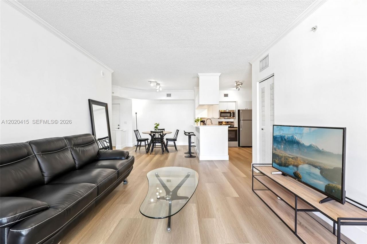 17150 N Bay Rd , Unit 2808, Sunny Isles Beach, FL 33160 Photo