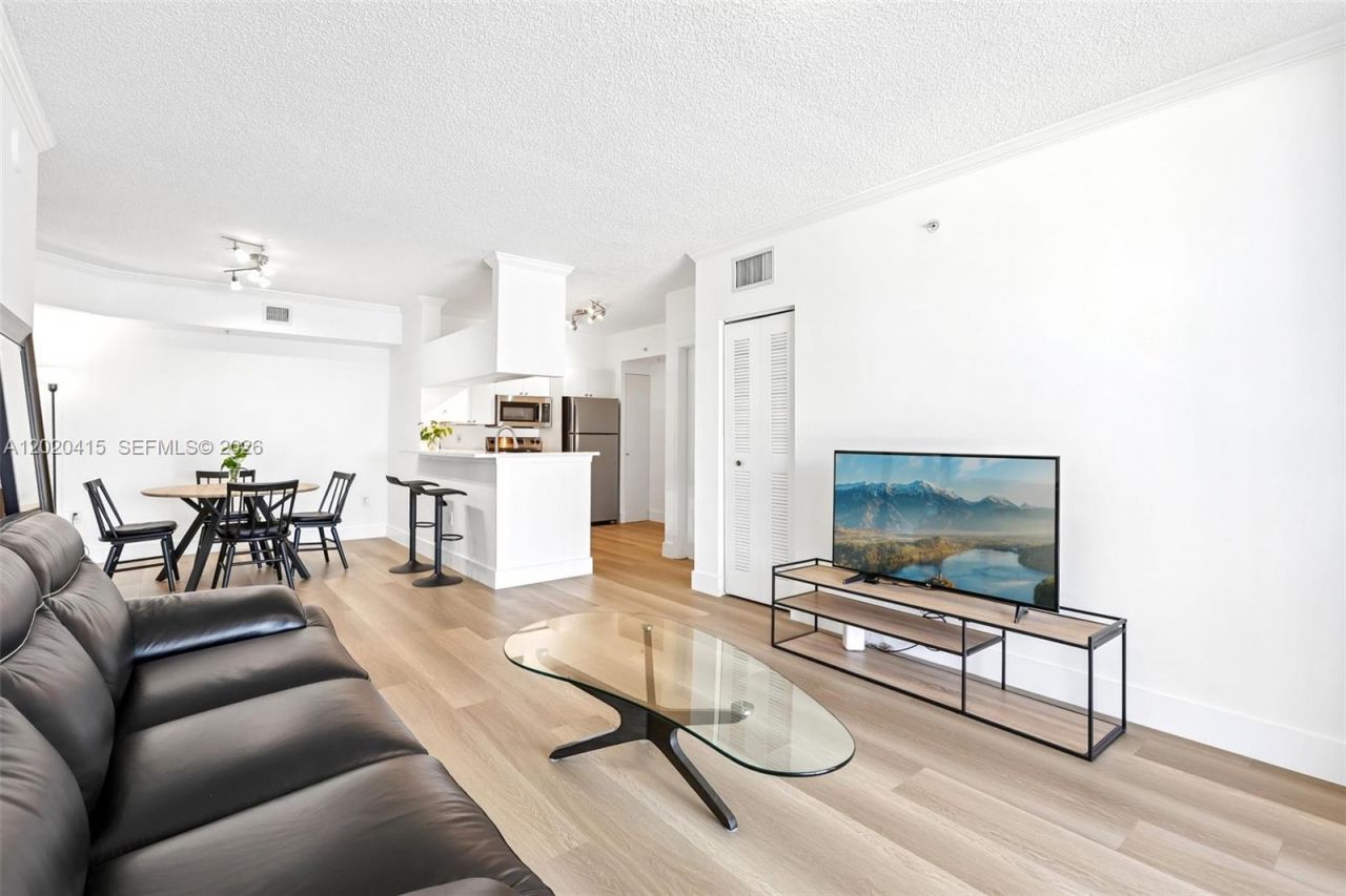 17150 N Bay Rd , Unit 2808, Sunny Isles Beach, FL 33160 Photo