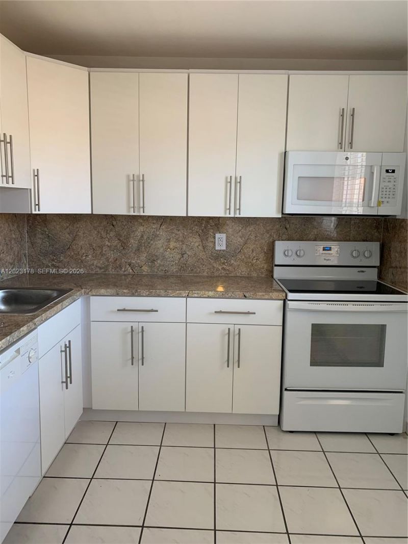 7703 Camino Real, Unit A-405, Miami, FL 33143 Photo