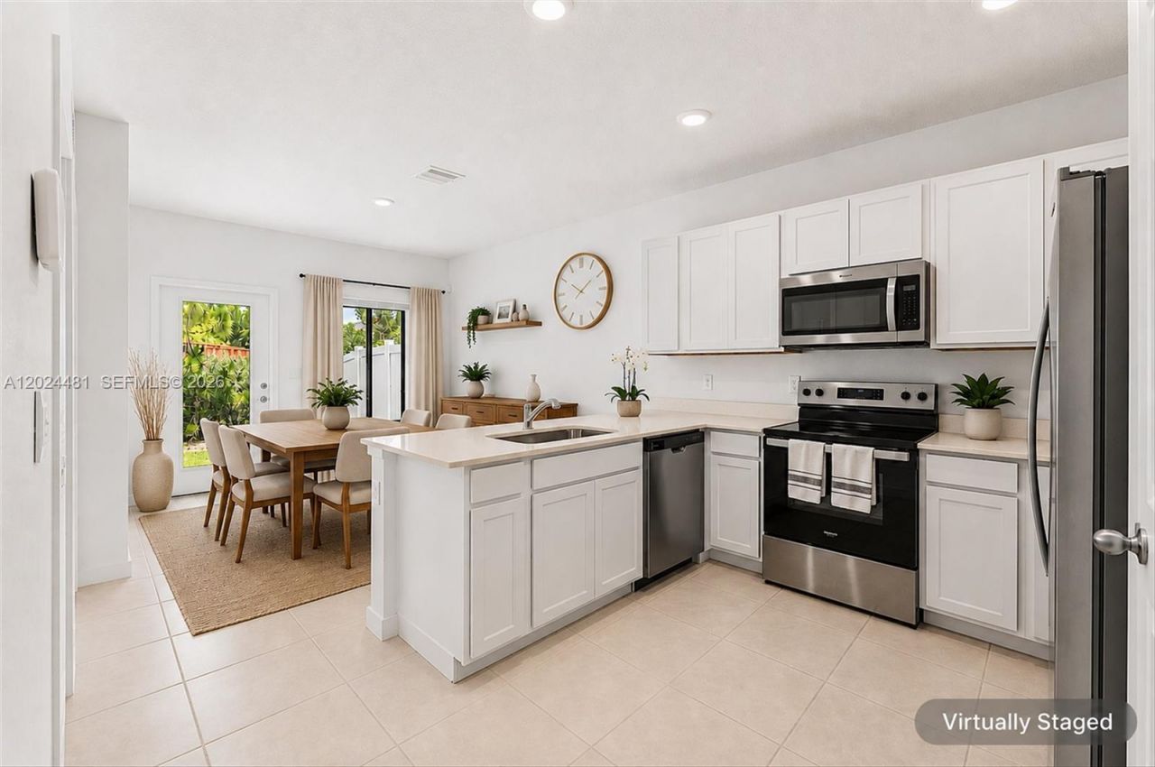 4825 Dillion St , Lake Worth, FL 33463 Photo