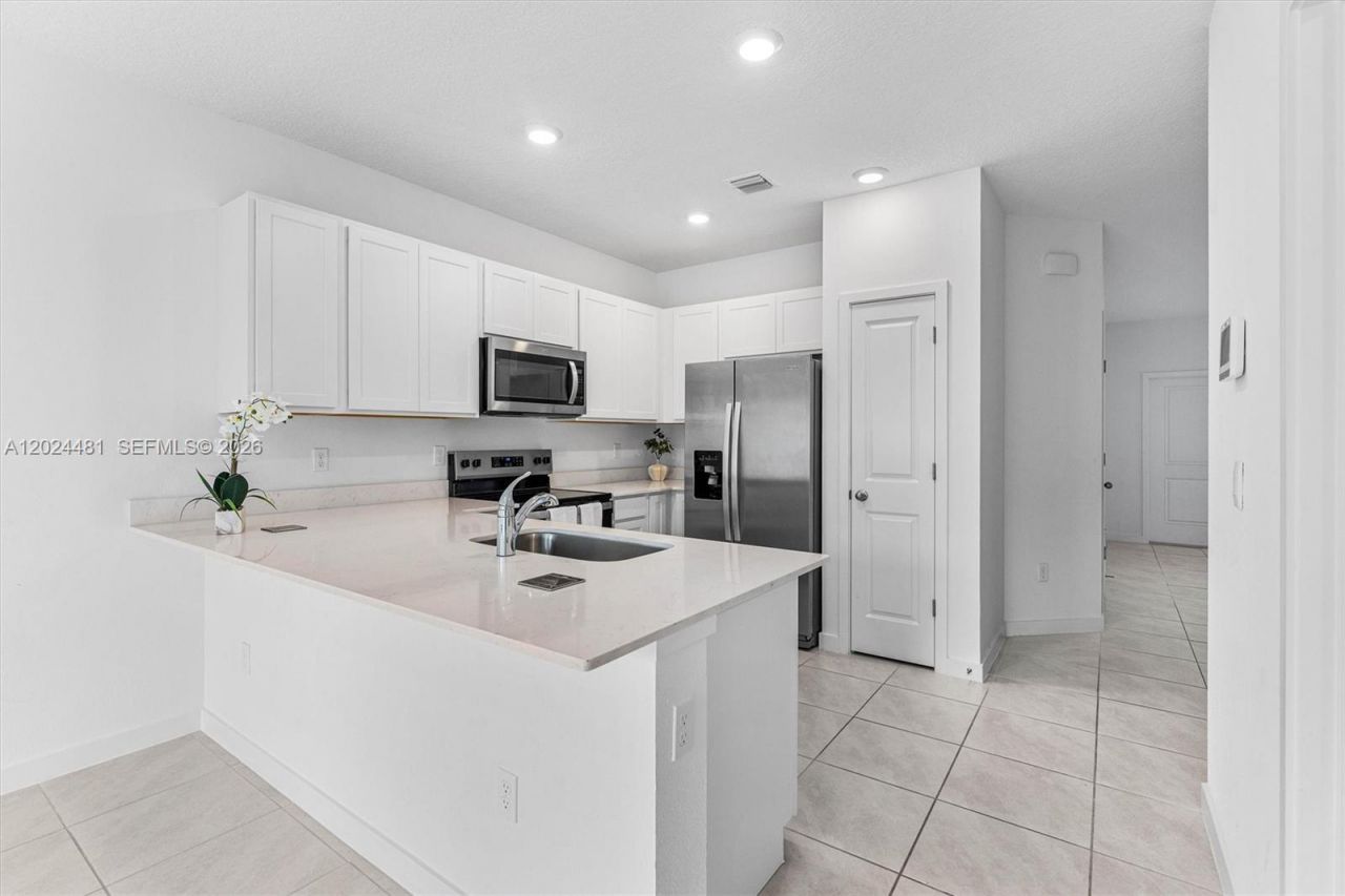 4825 Dillion St , Lake Worth, FL 33463 Photo