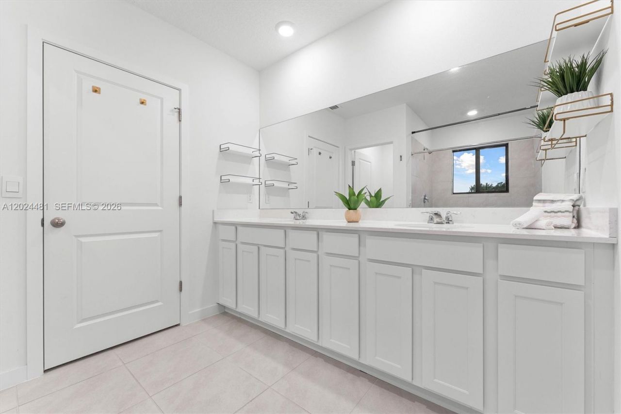 4825 Dillion St , Lake Worth, FL 33463 Photo