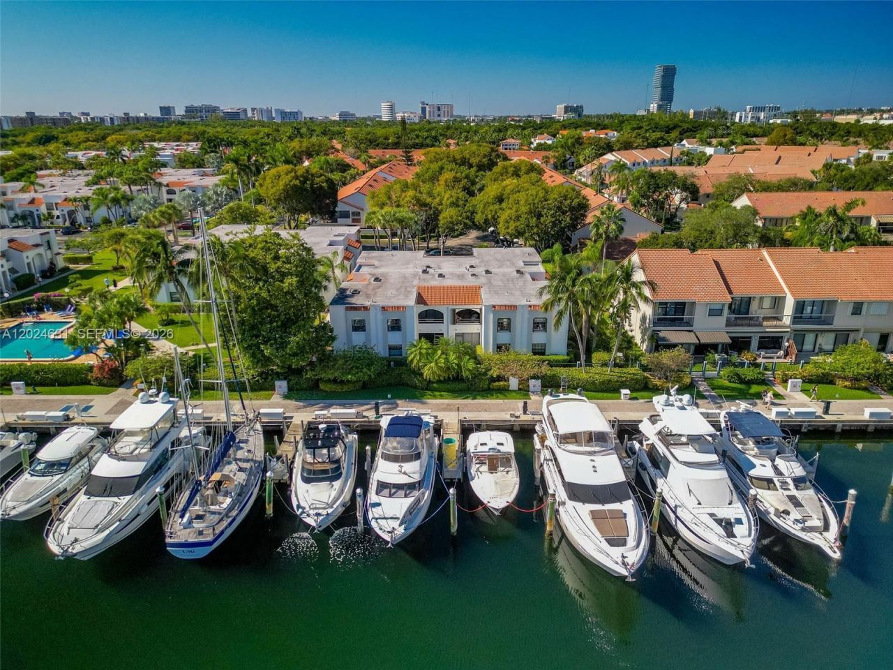 3549 Magellan Cir, Unit 418, Aventura, FL 33180 Photo