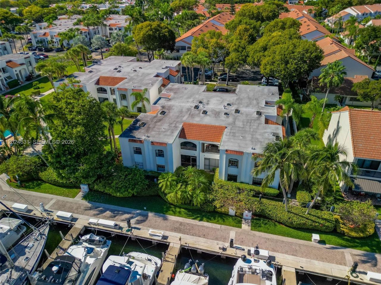 3549 Magellan Cir, Unit 418, Aventura, FL 33180 Photo