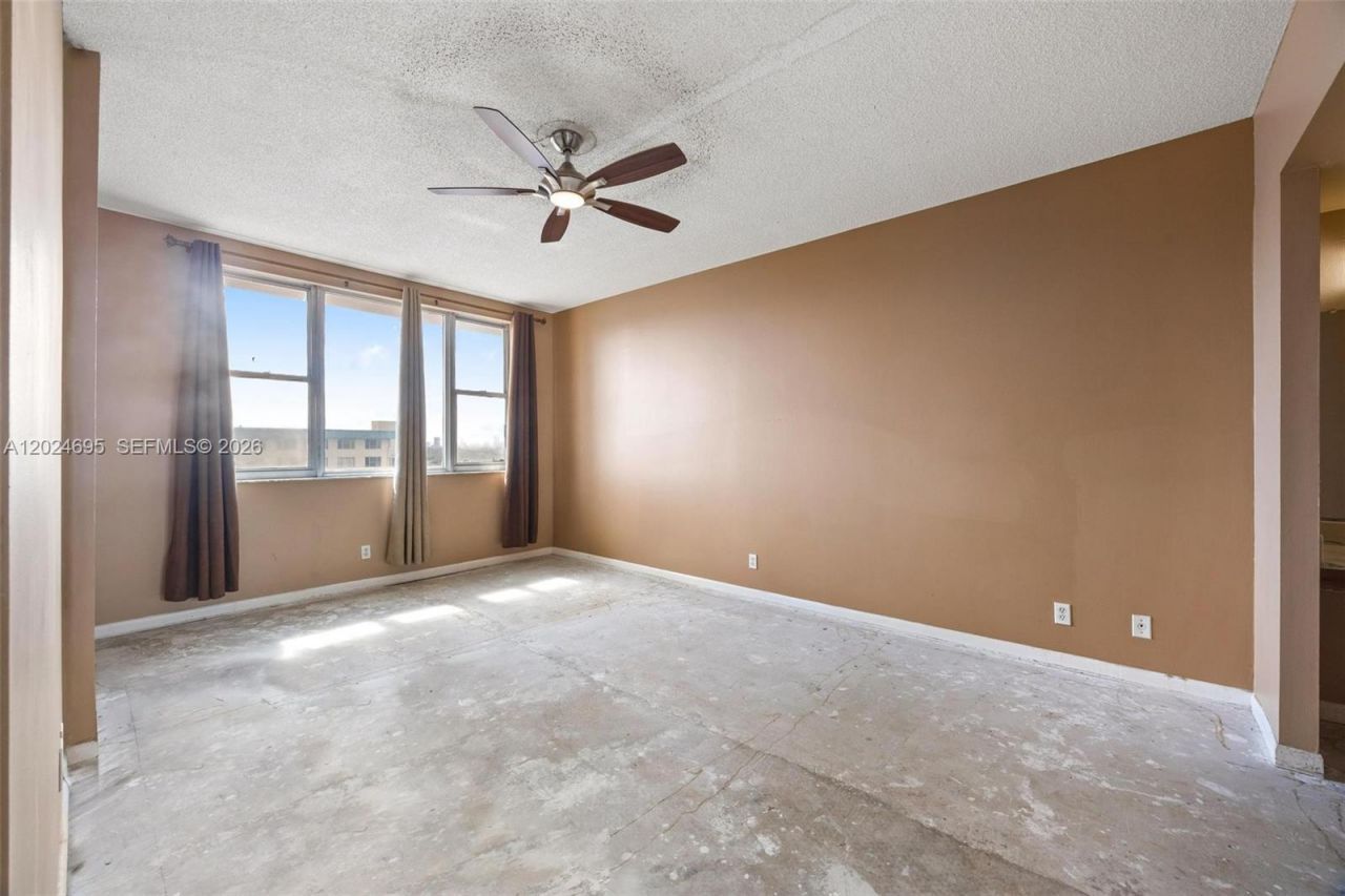 4350 Hillcrest Dr , Unit 1016, Hollywood, FL 33021 Photo