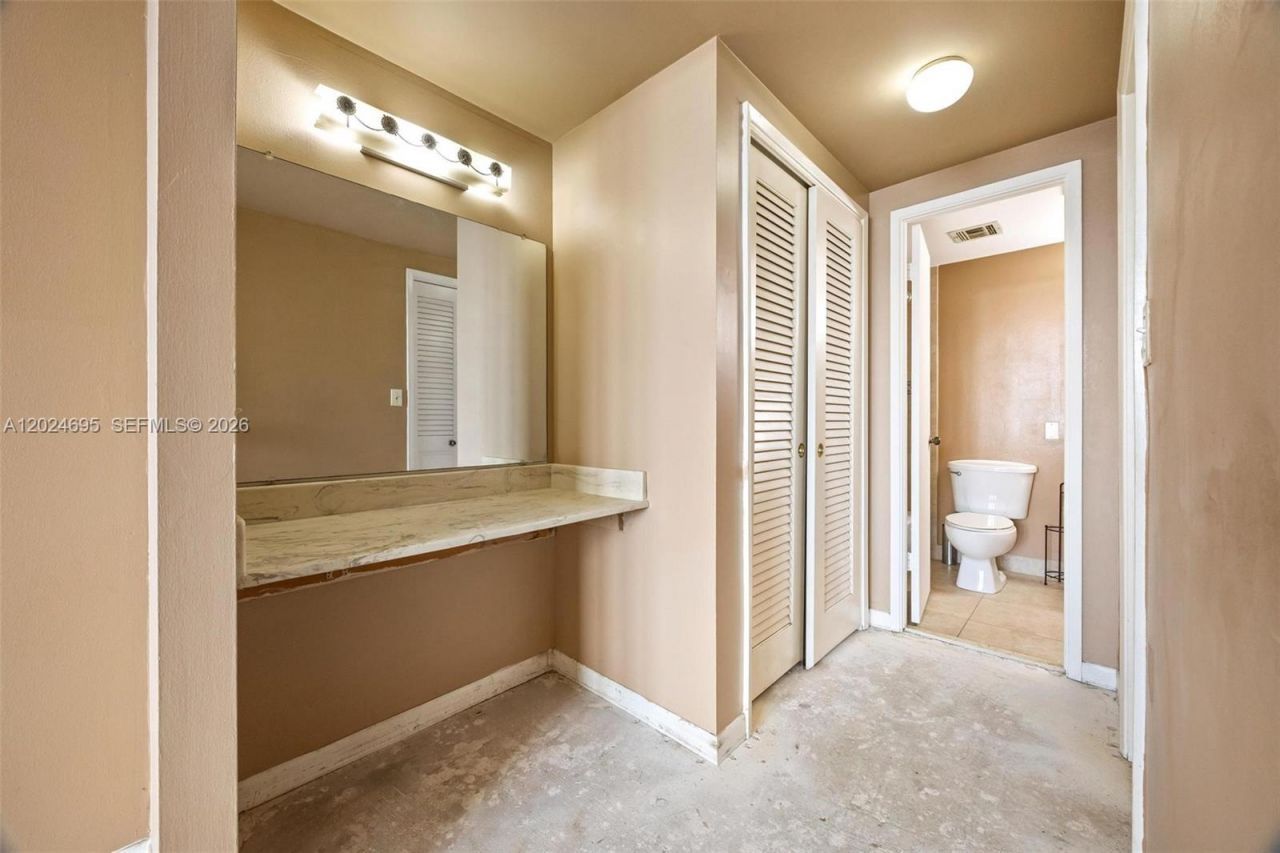 4350 Hillcrest Dr , Unit 1016, Hollywood, FL 33021 Photo
