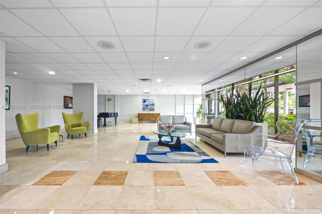 4350 Hillcrest Dr , Unit 1016, Hollywood, FL 33021 Photo