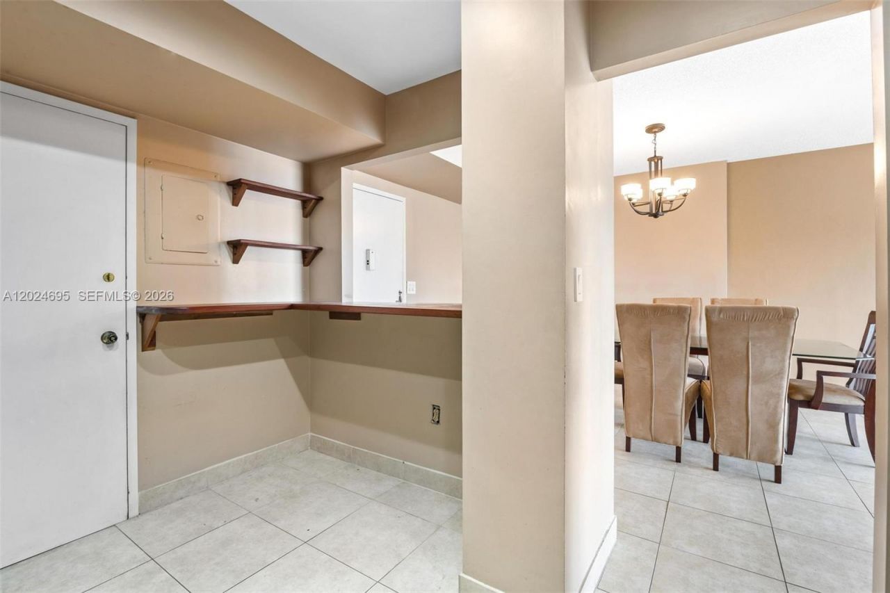 4350 Hillcrest Dr , Unit 1016, Hollywood, FL 33021 Photo
