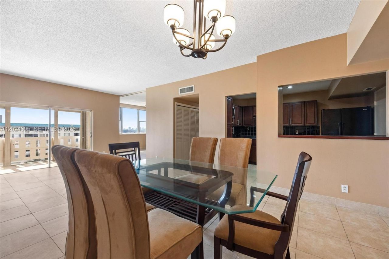 4350 Hillcrest Dr , Unit 1016, Hollywood, FL 33021 Photo