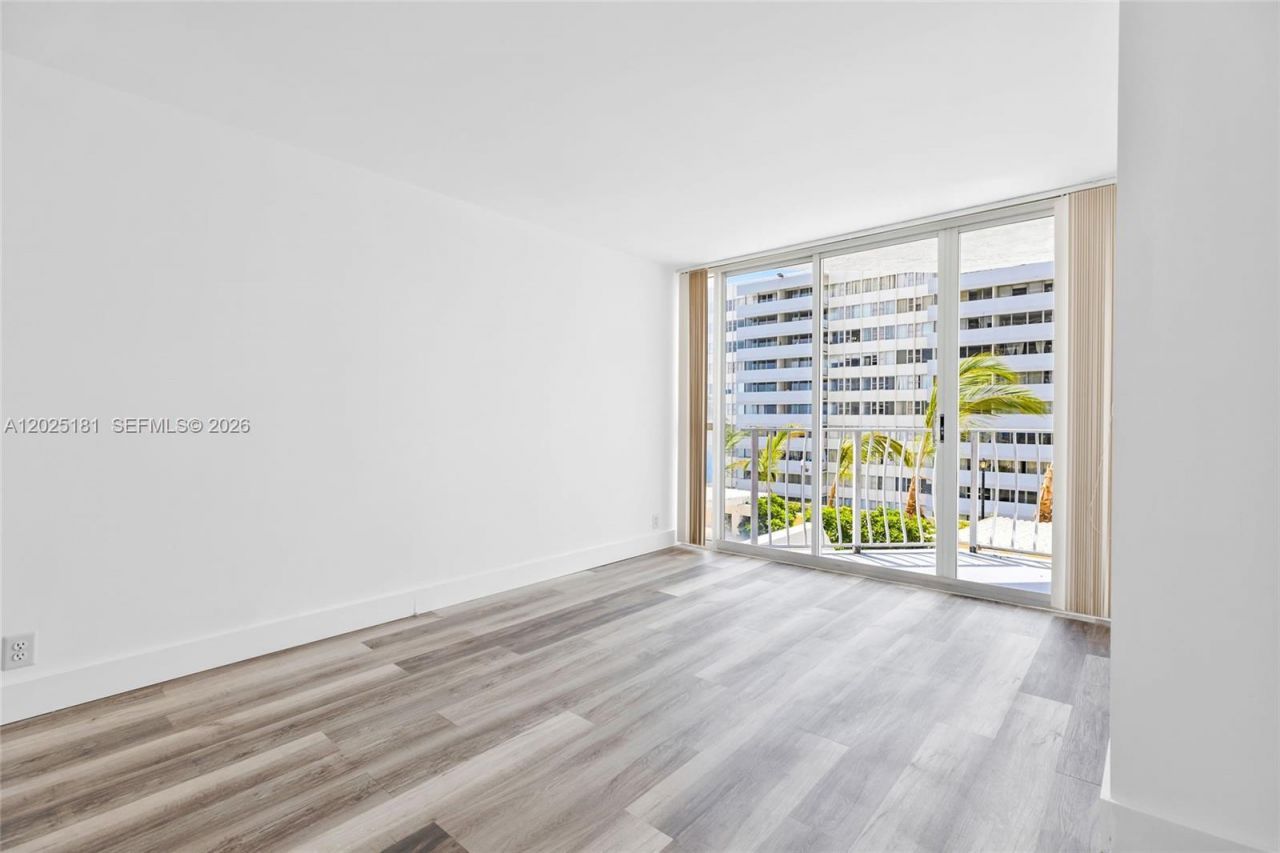 7601 E Treasure Dr, Unit 506, North Bay Village, FL 33141 Photo