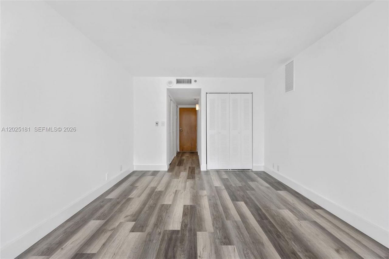 7601 E Treasure Dr, Unit 506, North Bay Village, FL 33141 Photo