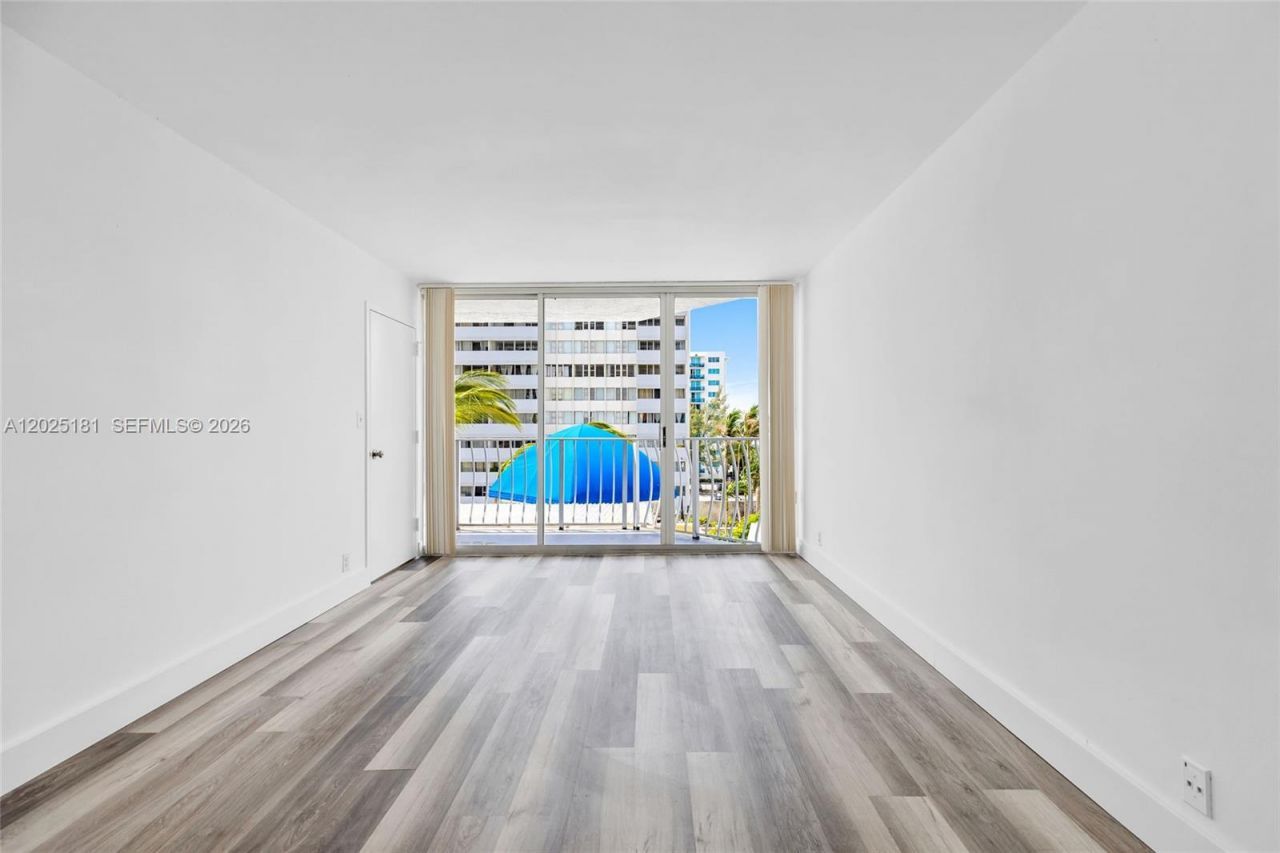 7601 E Treasure Dr, Unit 506, North Bay Village, FL 33141 Photo