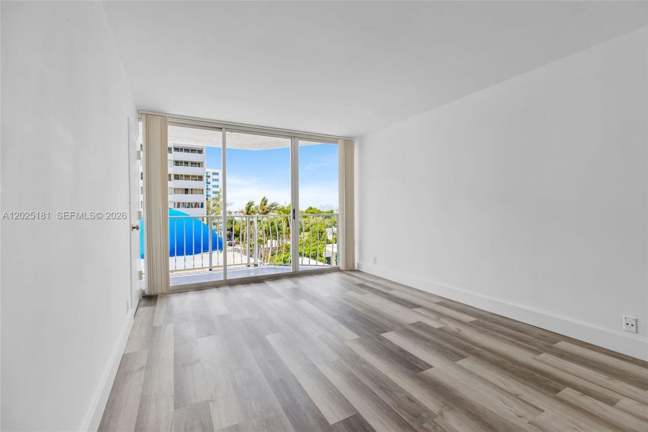 7601 E Treasure Dr, Unit 506, North Bay Village, FL 33141 Photo