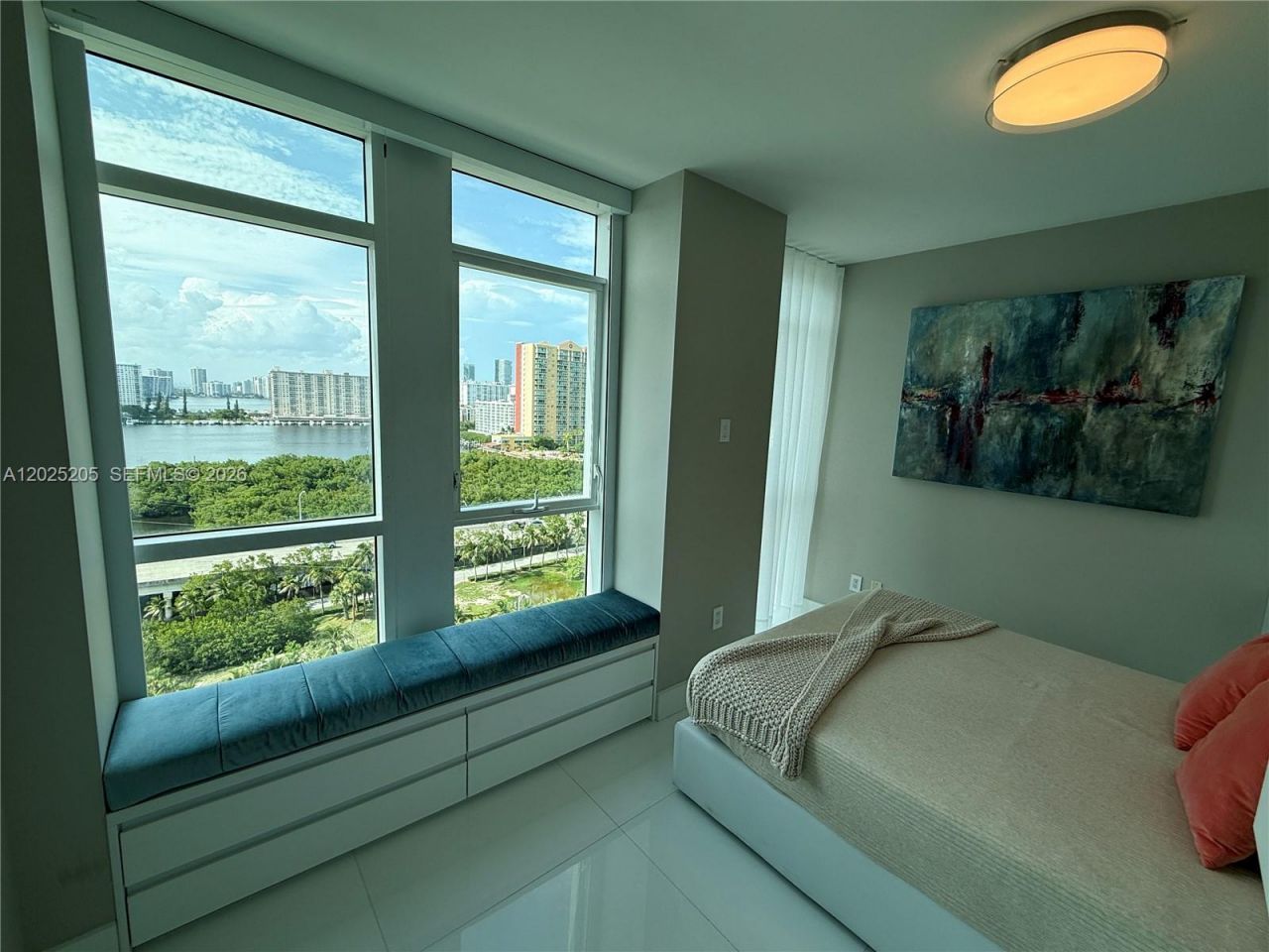 400 Sunny Isles Blvd, Unit 1404, Sunny Isles Beach, FL 33160 Photo